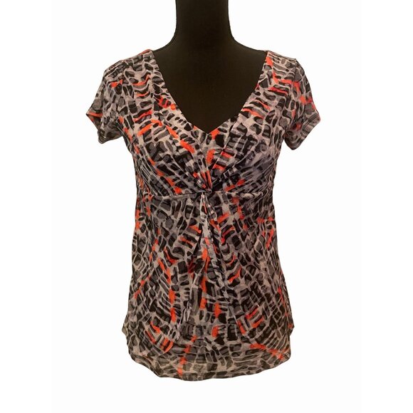 short sleeve v-neck printed top black white and peach sz Small front twist detai - Picture 1 of 6